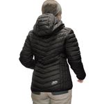Chaqueta-parka-ideal-para-condiciones-climaticas-adversas.