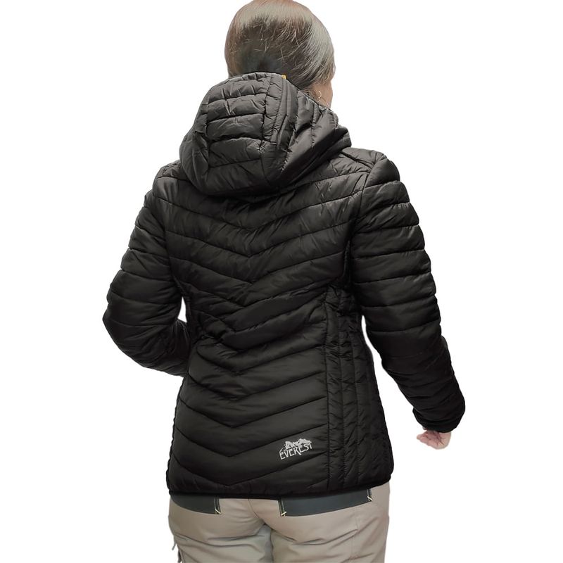 Chaqueta-parka-ideal-para-condiciones-climaticas-adversas.
